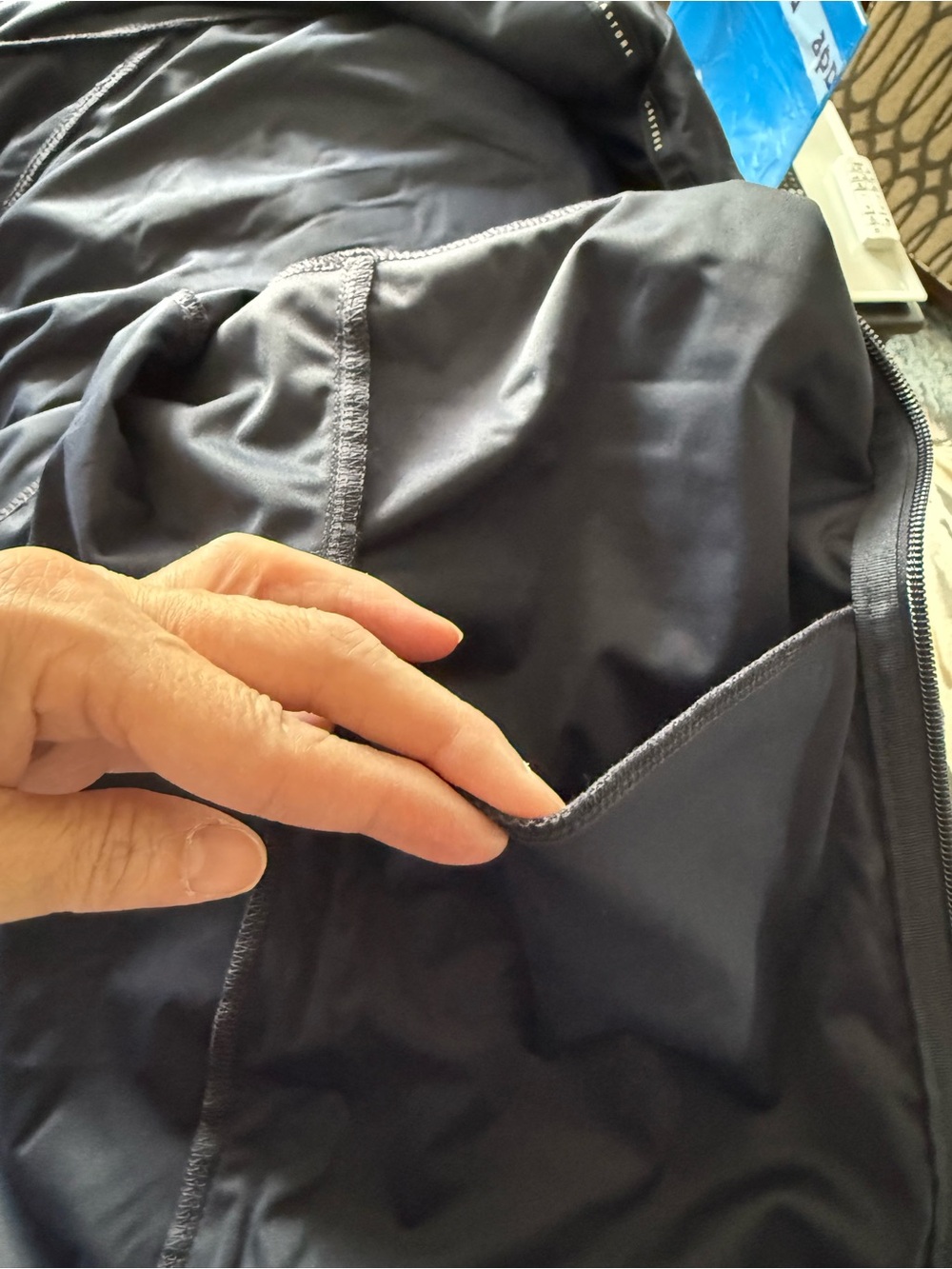 Oracle Red Bull Racing Navy Lightweight Team Jacket - Picture 9 of 12